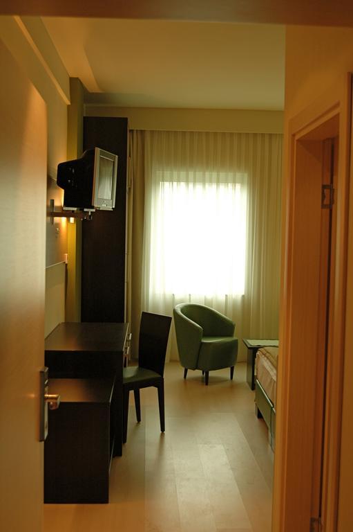 Hotel Elit Новий Сад Номер фото